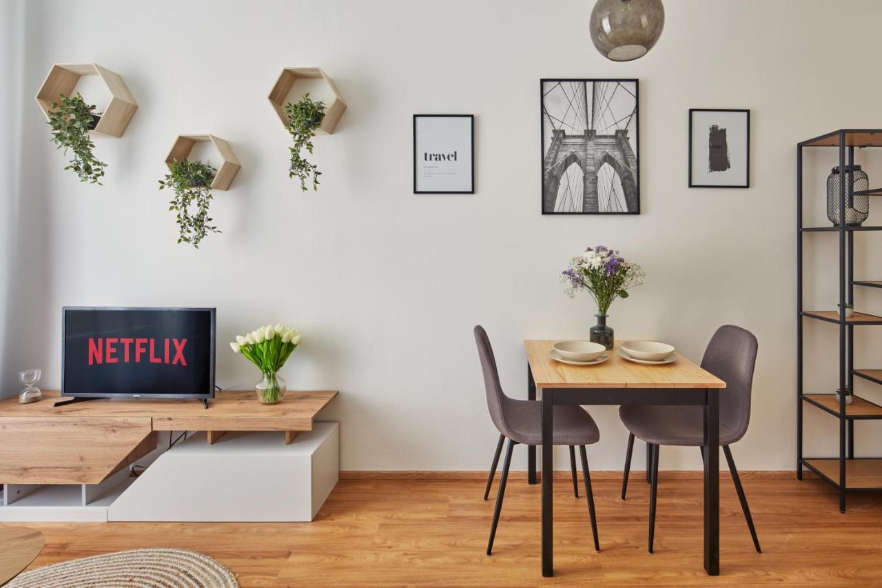 Days - Modern W Easy Access Apartment Prag
